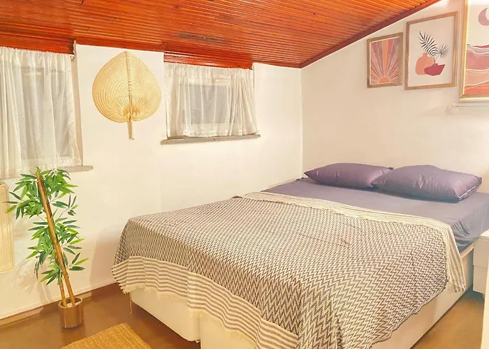 Stylish 2 Bedrooms 1 Lounge Flat In Kadikoey