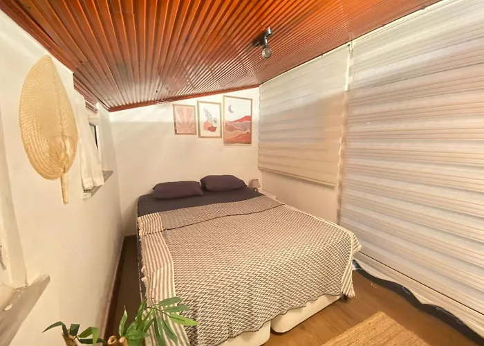 Stylish 2 Bedrooms 1 Lounge Flat In Kadikoey