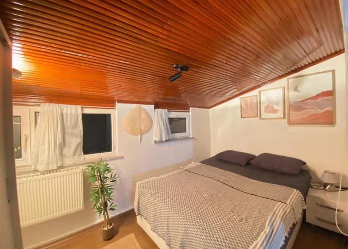 Stylish 2 Bedrooms 1 Lounge Flat In Kadikoey