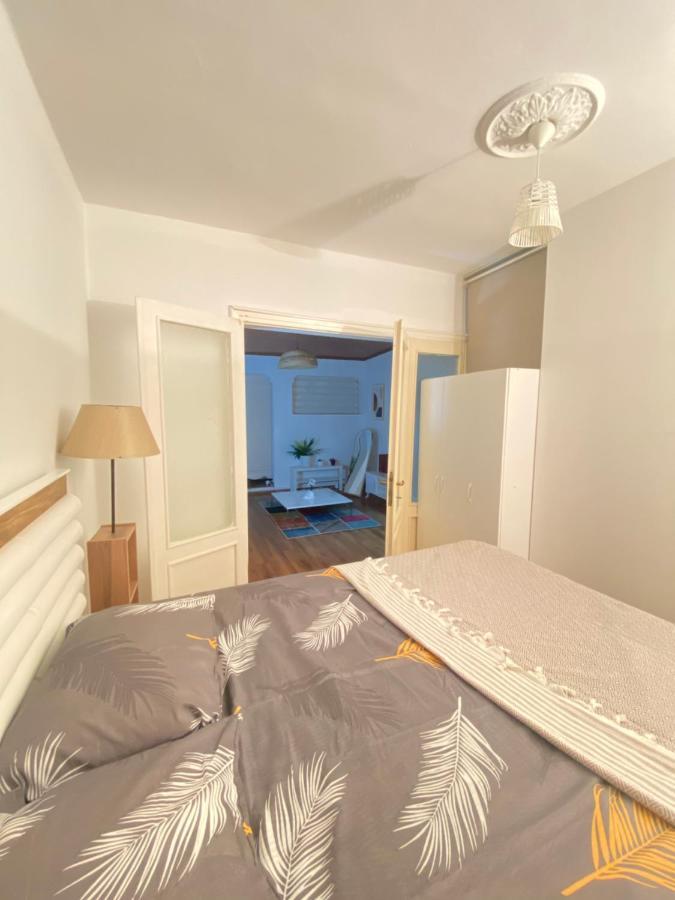 Stylish 2 Bedrooms 1 Lounge Flat In Kadikoey