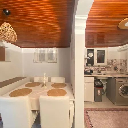 Stylish 2 Bedrooms 1 Lounge Flat In Kadikoey Istanbul Exterior photo